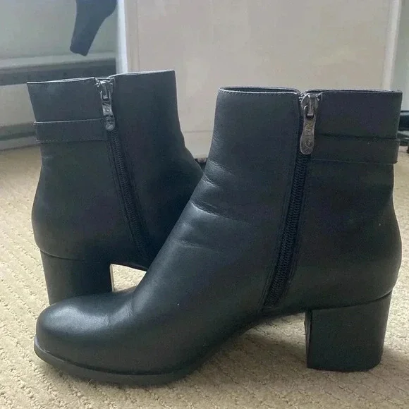 Artica Leather AnkleBoots black size 8 small heel. - Picture 4 of 14